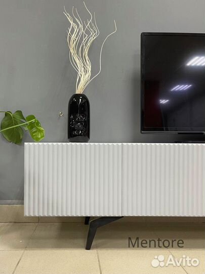 Тумба тв Bravo (на опорах или подвесная)