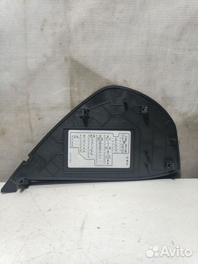 Накладка Заглушка торпедо боковая L Skoda Superb 2