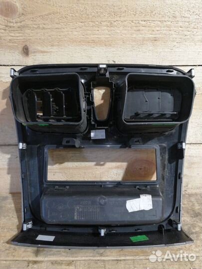 Рамка магнитолы Renault Logan