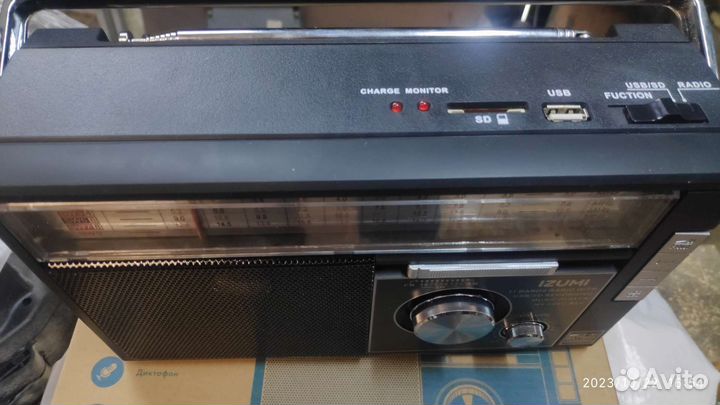 Радио приёмник Izumi ns-098u