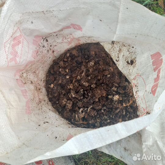 Куриный помет в мешках навоз