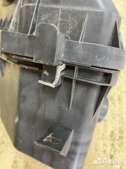 Корпус воздушного фильтра. Toyota RaV4 ACA3