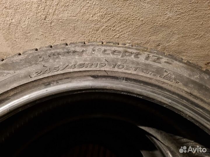 Hankook Winter I'Cept iZ 2 W616 245/45 R19 102