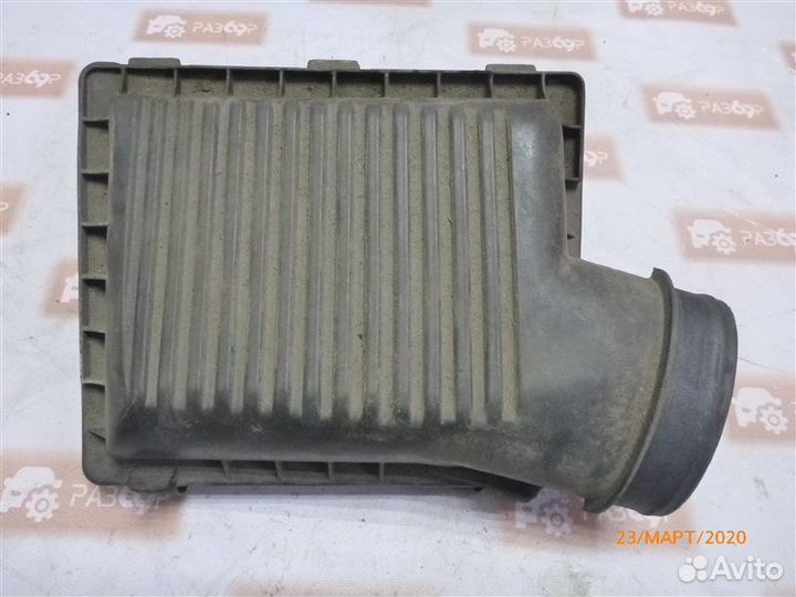 Корпус воздушного фильтра Plymouth Breeze седан