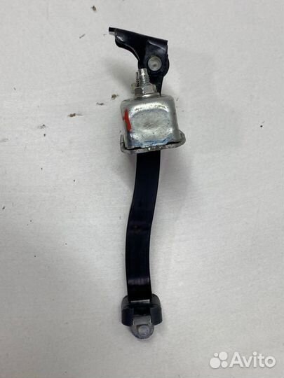 Ограничитель двери задний Toyota Camry V70/V75