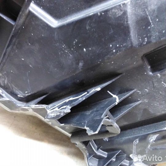 Фара правая citroen C4 ксенон дефект