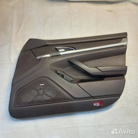 Обшивка двери передняя правая Porsche Panamera 970