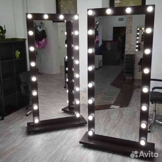 Гримерное зеркало с подсветкой