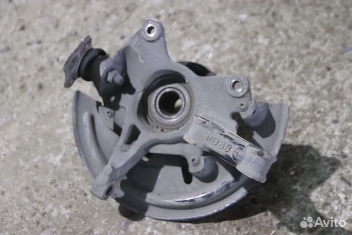 Кулак поворот ступица пер на Рено Флюенс