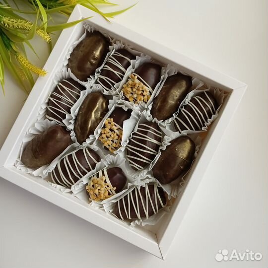 Подарочный набор из королевских фиников в шоколаде