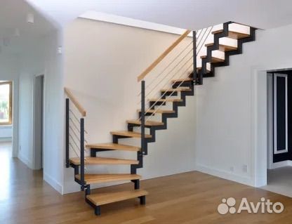Лестница на металлокаркасе в дом