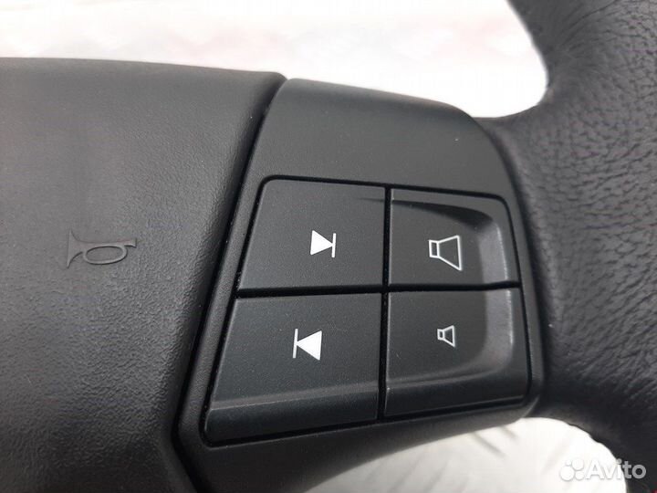 Руль для Volvo S40 2