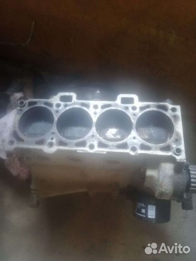 Блок,головка,коллектор и другие зап части.2112