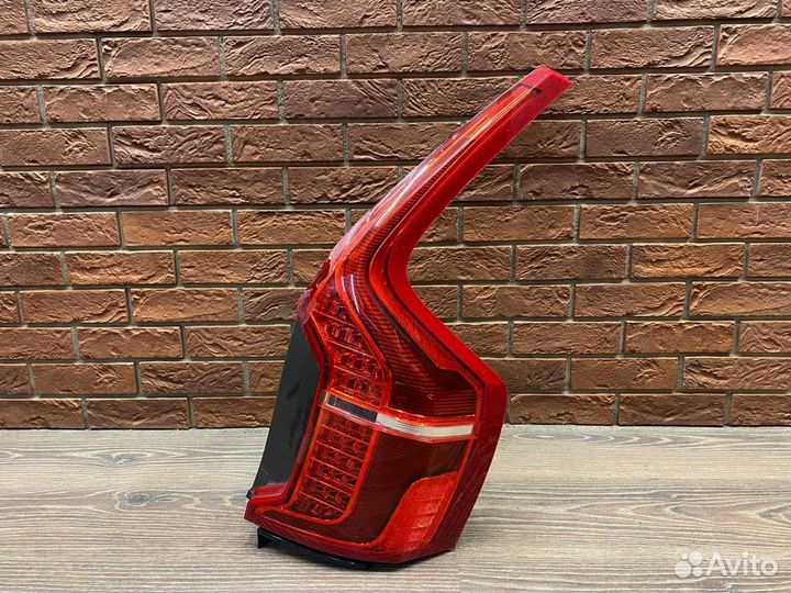 Фонарь задний правый Volvo XC90 2015+
