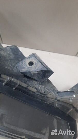 Фара правая Mitsubishi L200