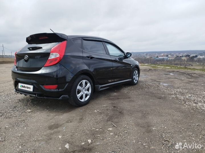 Hyundai Solaris 1.4 AT, 2011, 288 000 км