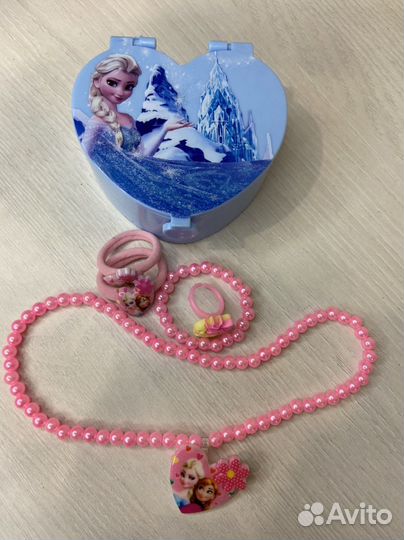 Бижутерия для девочки.Коробочка с зеркальцем
