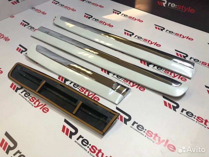 Молдинги дверей Lexus LX570 2012-2015 г B609