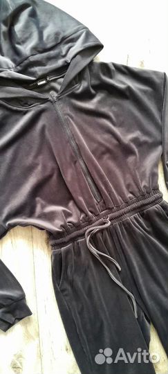 Велюровый комбинезон