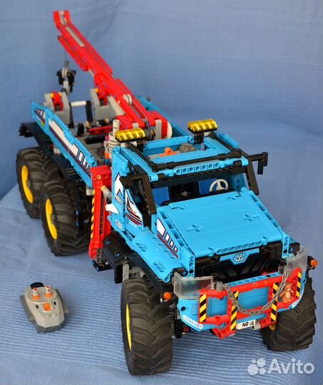 Lego Technic 42070 Эвакуатор-внедорожник 6х6