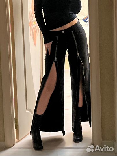 Джинсы с замками