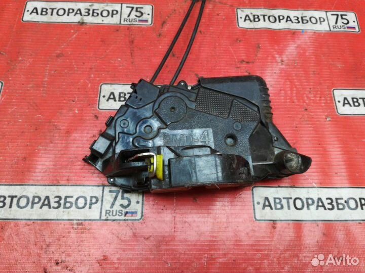 Замок двери передний левый Toyota Vitz NCP91 1nzfe