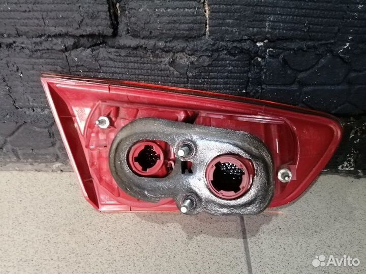 Фонарь внутренний задний правый Mitsubishi Lancer