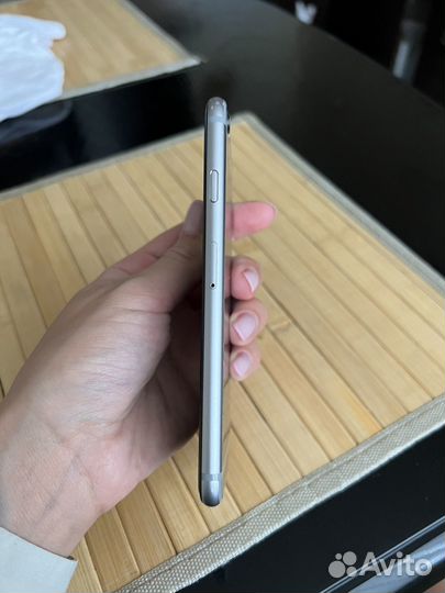 Телефон iPhone 6s