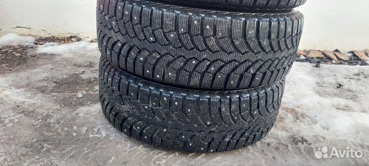 Bridgestone Blizzak Spike-01 195/65 R15