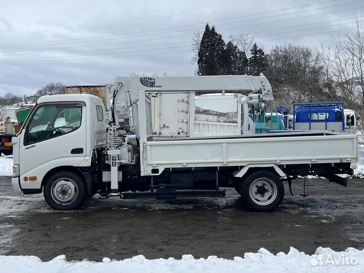 Бортовой грузовик Hino 300 (Dutro) с КМУ Tadano, 2009