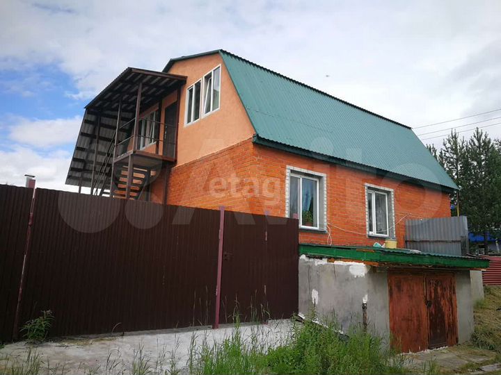 Дом 258 м² на участке 5,5 сот.