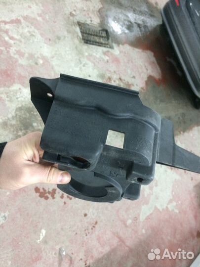 Крепление противотуманной фары на ленд круйзер 200