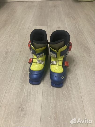 Горные лыжи и ботинки детские