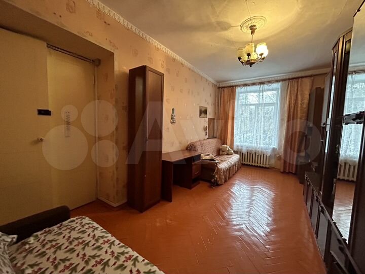 3-к. квартира, 80 м², 1/6 эт.