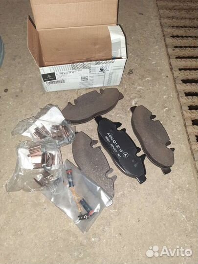 Тормозные колодки на мерседес 639