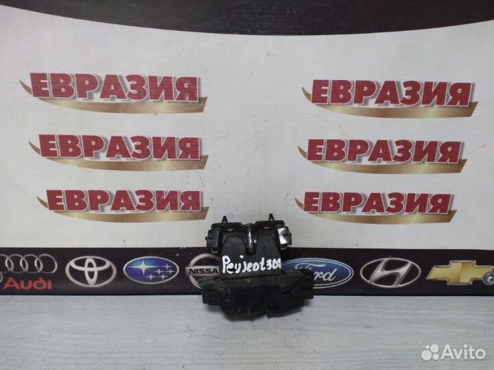 Замок двери багажника Peugeot 308 2009