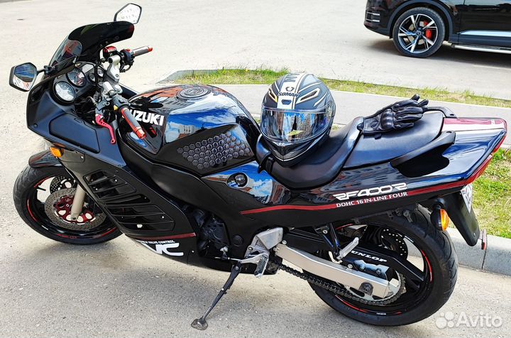 Suzuki RF 400 RV Красноголовый