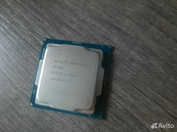Процессор Intel Pentium Gold G5400