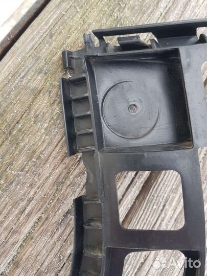 Кронштейн заднего бампера левый Volkswagen Tiguan