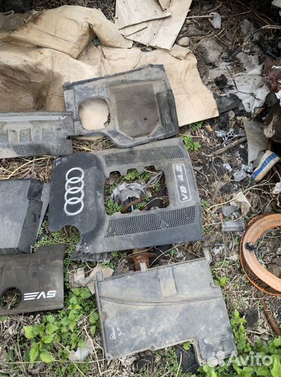 Крышка двигателя Audi A8 d2