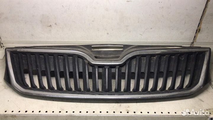 Решетка радиатора Skoda Rapid с 2013- года