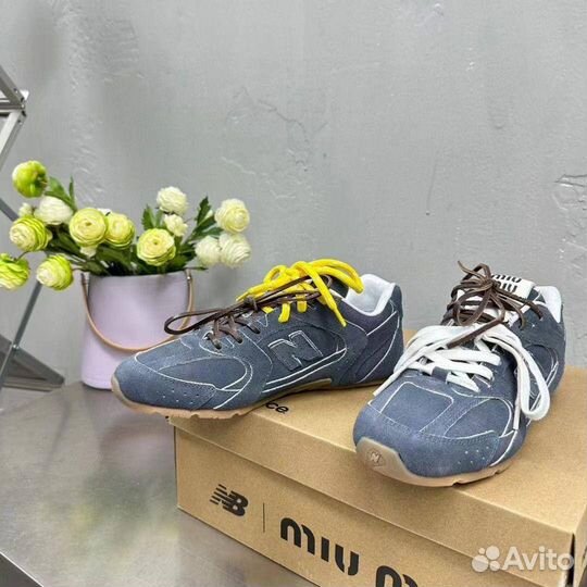 New balance x Miu miu 530