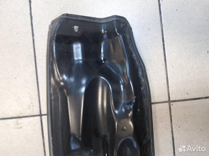 Водосток лобового стекла Volkswagen Polo