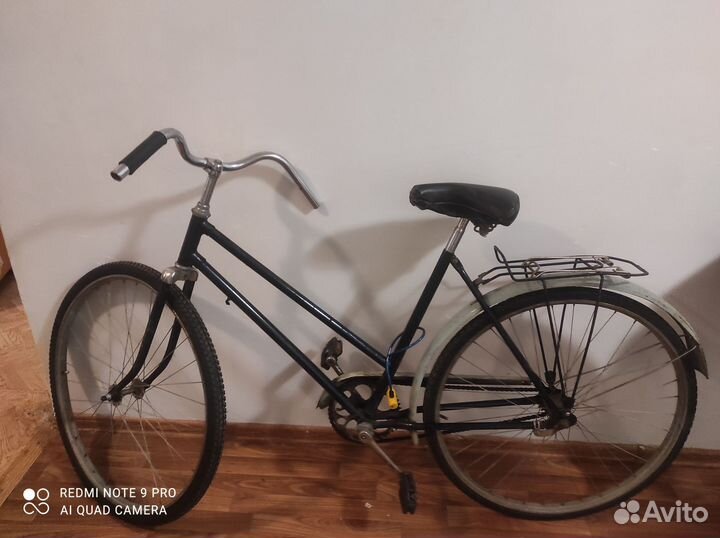 На ходу велосипед Салют Урал