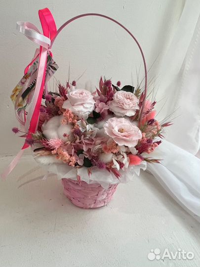 Букет из сухоцветов и стабилизированных цветов