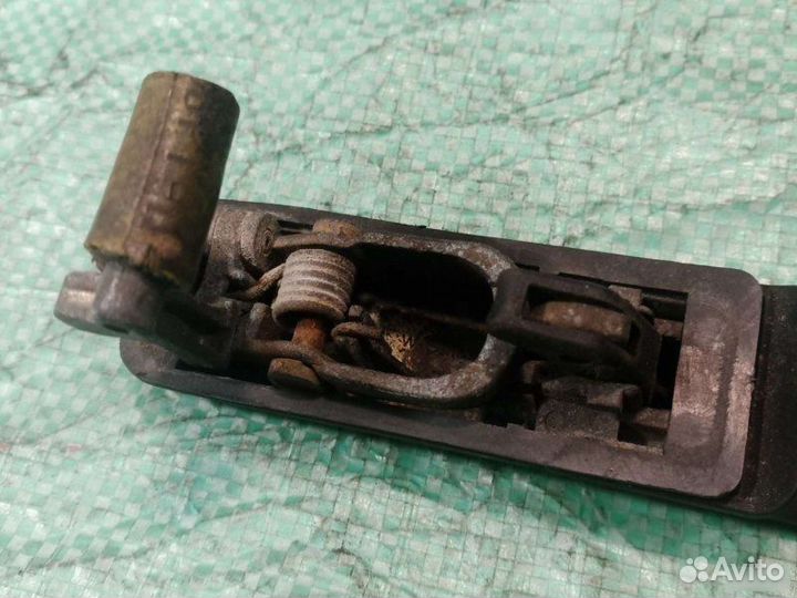 Ручка двери задняя правая Volkswagen Passat B3