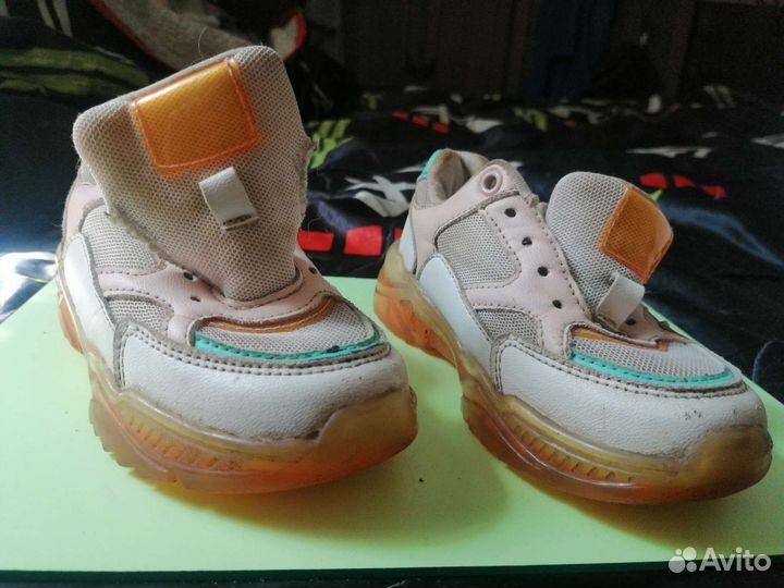 Обувь на девочку 25-27