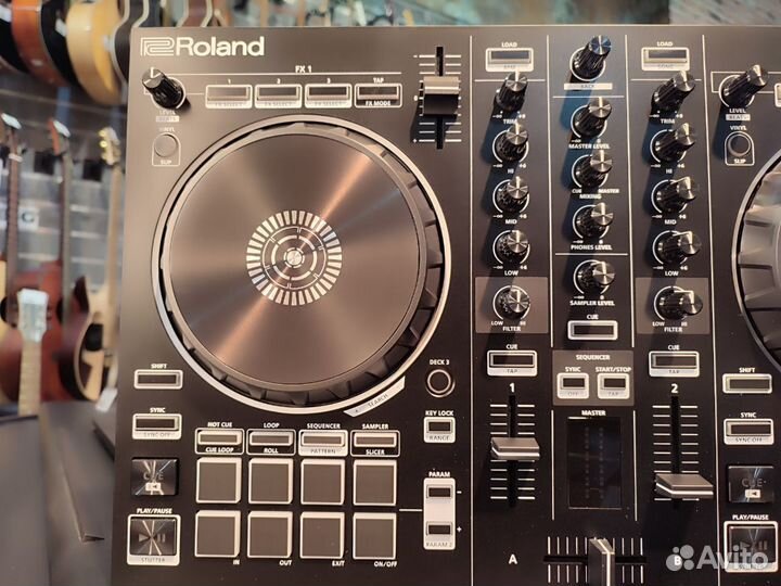 Roland DJ-202 - DJ-контроллер