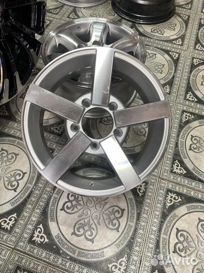 Новые диски R16 для на LADA Нива 4x4