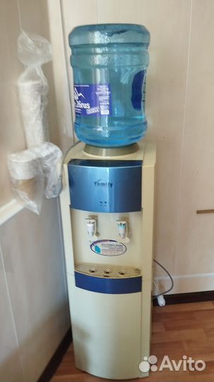 Кулер для воды напольный